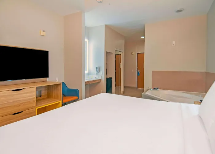 Days Inn & Suites By Wyndham San Antonio North/Stone Oak