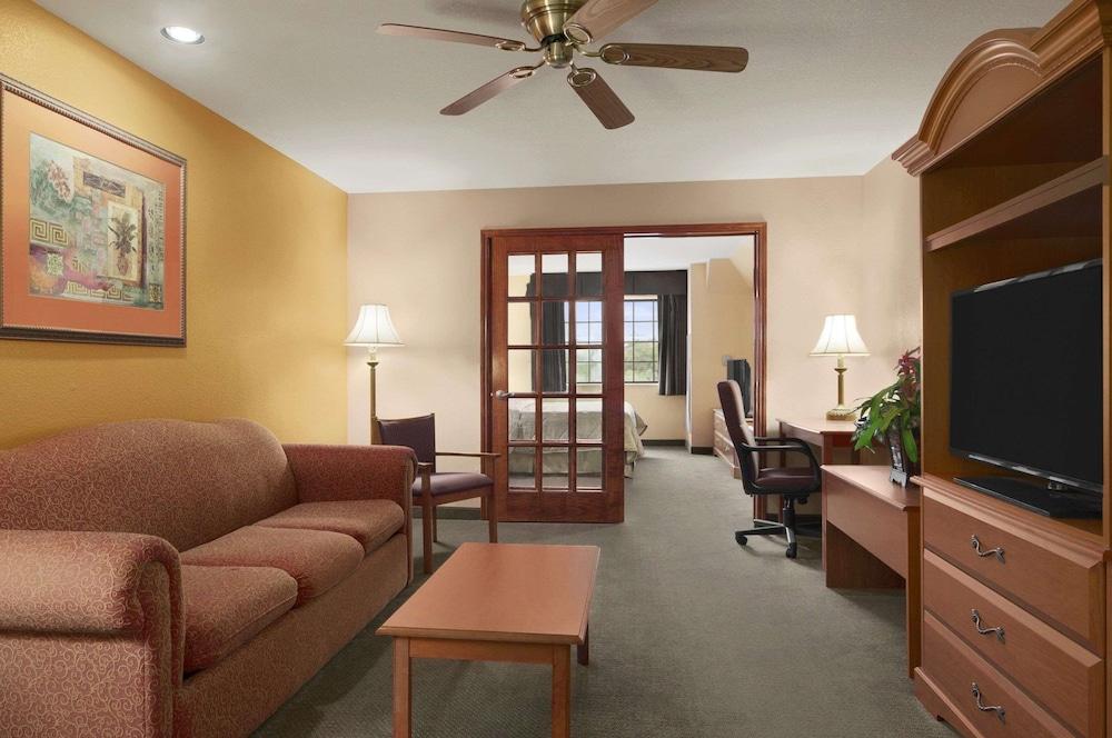 Days & By Wyndham North/stone Oak 2* San Antonio