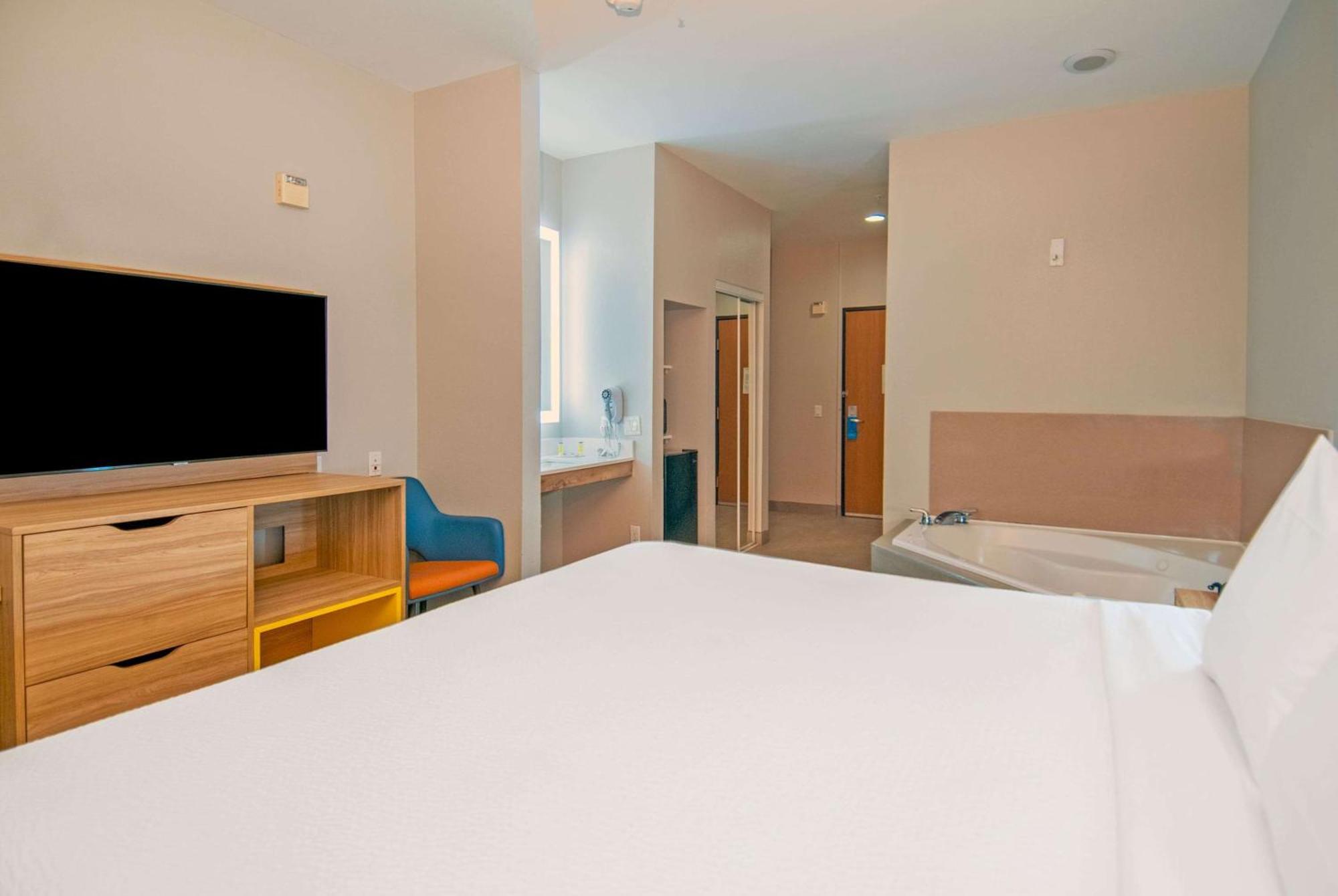 Days & By Wyndham North/stone Oak Hotel San Antonio