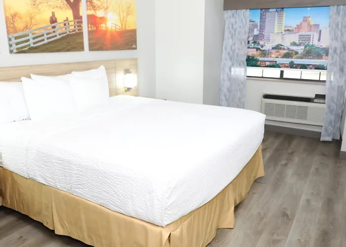 Days Inn & Suites By Wyndham San Antonio North/Stone Oak